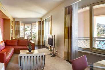 Monte Carlo Bay Hotel & Resort