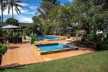 Bird Of Paradise Hotel & Apartments