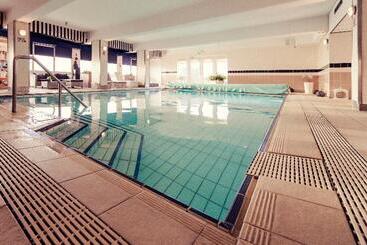 هتل Carlton Beach