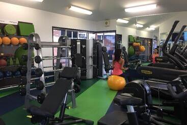 هتل Naumi  Auckland Airport