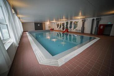 Vesterland Feriepark Hytter, Hotell Og Leikeland
