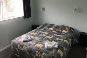 Courtesy Court Motel