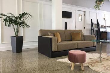 בית מלון כפרי Armitage And Conference Centre