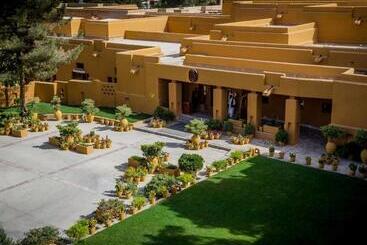 هتل Quetta Serena