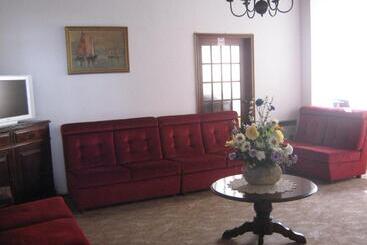 اقامتگاه Dona Leonor