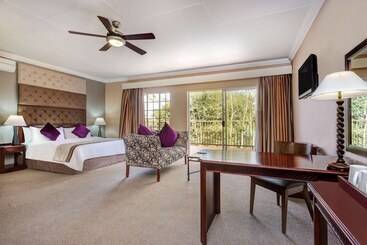 Отель Hazyview Sun