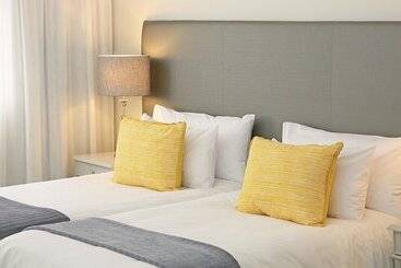 호텔 Hollow On The Square City