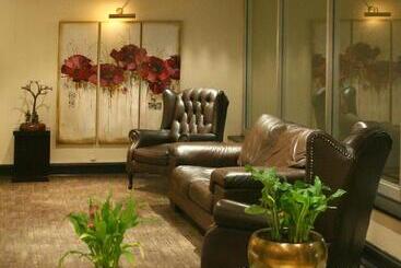 هتل Oudtshoorn Inn