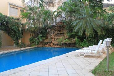 Hotel Premier Hill Suites