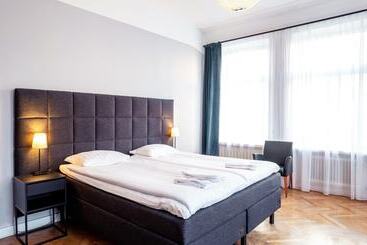 Queen S Hotel By First Hotels