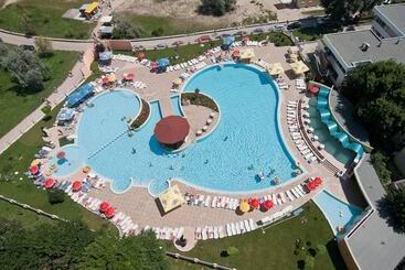 בית מלון כפרי Sirena Saturn All Inclusive