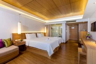 منتجع Beyond Karon