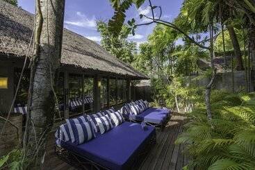 ホテル The Slate Phuket