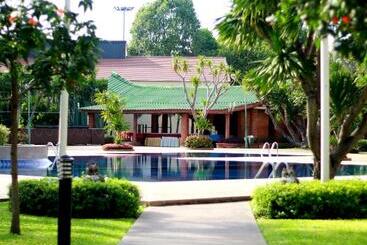 هتل Tropicana Pattaya