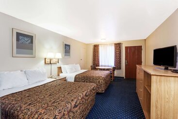 Отель Days Inn By Wyndham Anaheim West