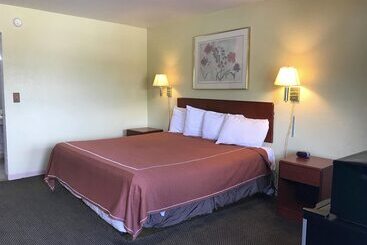 Отель Fairbridge Inn Express Barrington