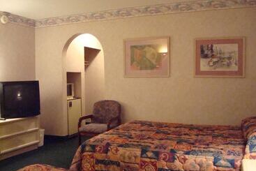 هتل O Hare Inn & Suites