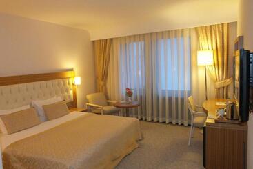 Отель Park Royal