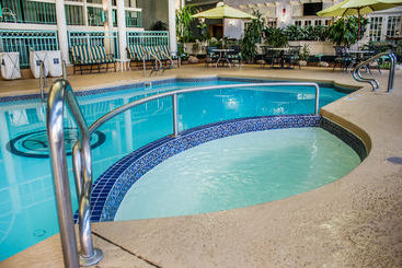 فندق Ramada By Wyndham Bel Aire Erie