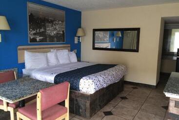 Отель Americas Best Value Inn Beaumont