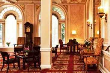 هتل Beresford Arms