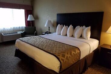 فندق Best Western Crossroads Inn