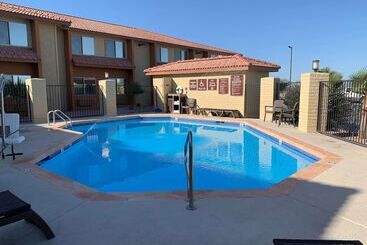 בית מלון כפרי Best Western Desert Oasis