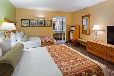 هتل Best Western Plus Kings Inn And Suites