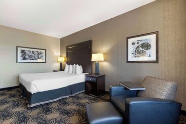 هتل Best Western Plus Midwest Inn