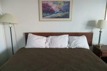 هتل Budget Inn Express Bismarck