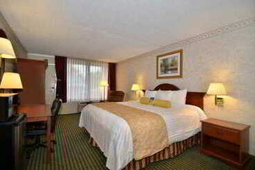 בית מלון כפרי Clarion Inn & Conference Center