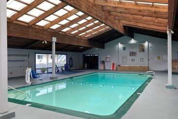 فندق Coast Riders Inn