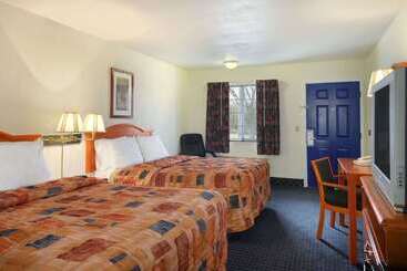 ホテル Days Inn By Wyndham Ku Lawrence