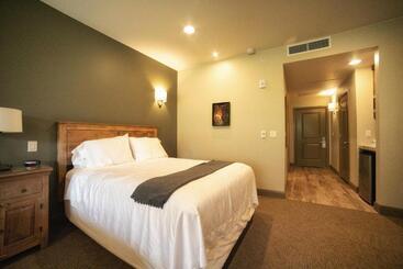 فندق Driftwood Lodge