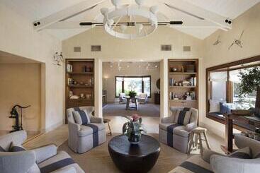 Отель Napa Valley Lodge