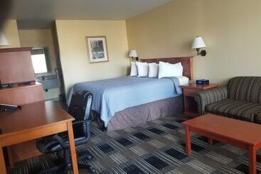 호텔 Oakridge Inn & Suites