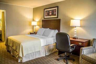 호텔 Quality Inn