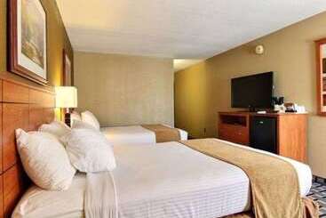Отель Quality Inn