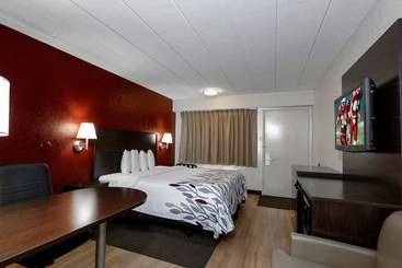 فندق Red Roof Inn Bakersfield