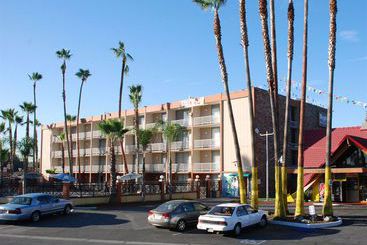 Отель Regency Inn & Suites