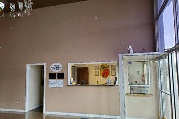 هتل Super 8 By Wyndham Little Rock/north/airport