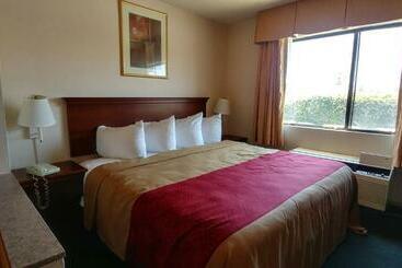 فندق Travelodge By Wyndham Artesia