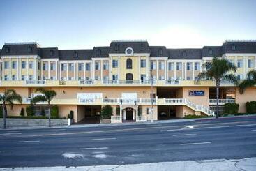 Отель Best Western Plus San Pedro  & Suites
