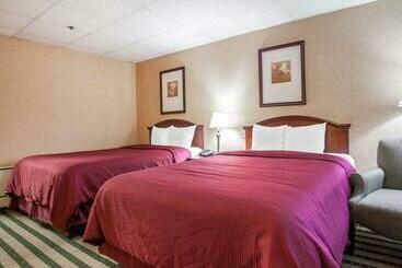 هتل Clarion  Palmer Inn