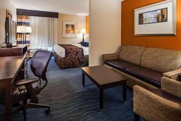 هتل Holiday Inn & Suites Columbia Ne   Ft Jackson Area By Ihg