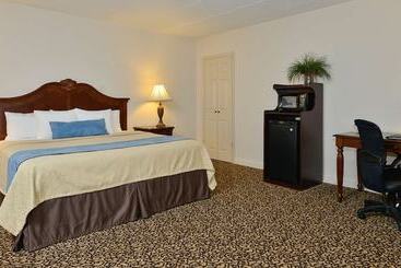 هتل Best Western Plus Steeplegate Inn