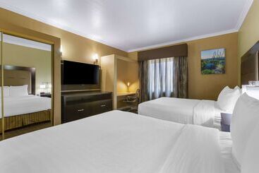 هتل Best Western Royal Sun Inn & Suites