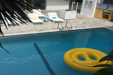 هتل Beverly Laurel