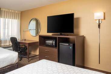 酒店 Clarion Pointe Harrisonburg