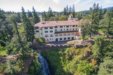 Columbia Gorge Hotel & Spa